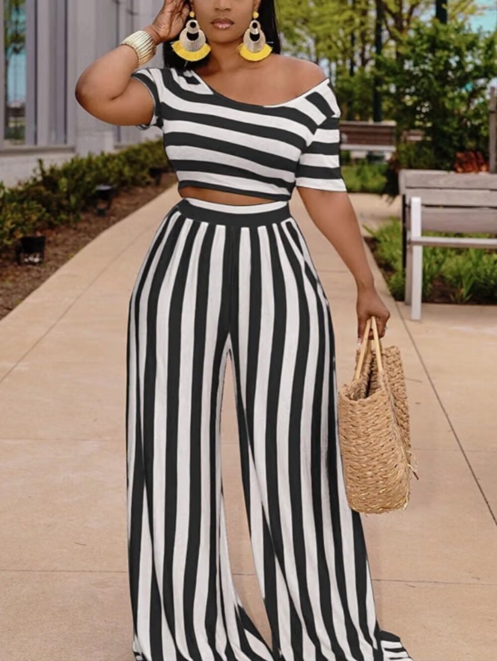 Striped Off-Shoulder Crop Top & Wide-Leg Pant Set - Black/White NIP Sz Med